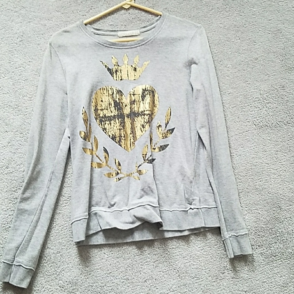 grey pullover